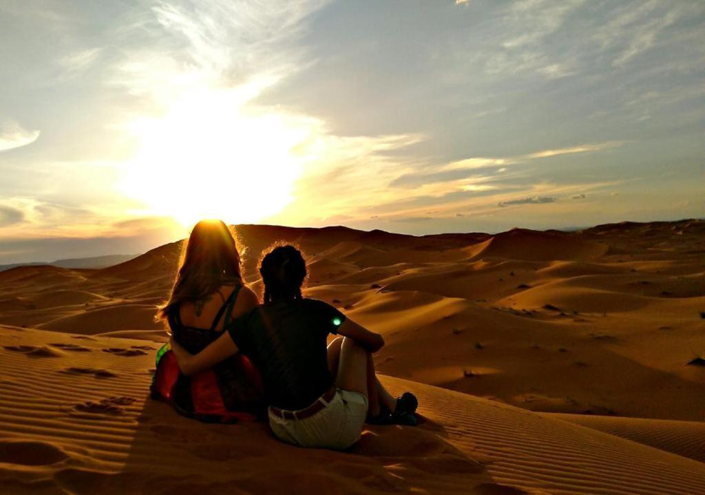 Caravanserai Luxury Desert Tented Camp Merzouga Bagian luar foto