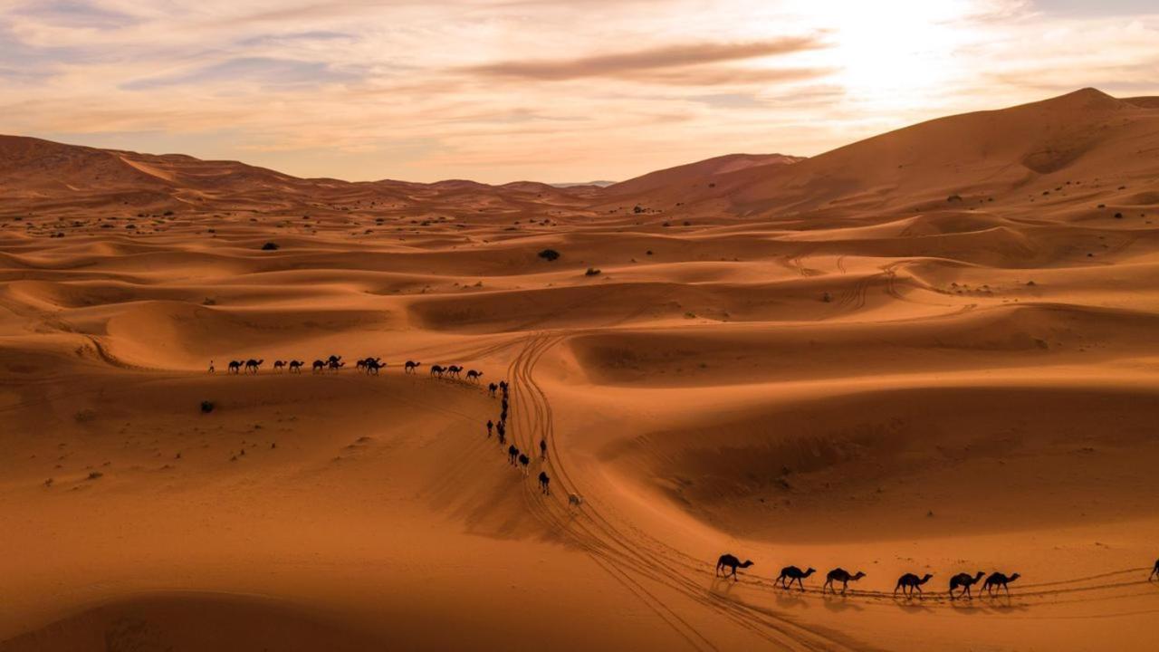 Caravanserai Luxury Desert Tented Camp Merzouga Bagian luar foto